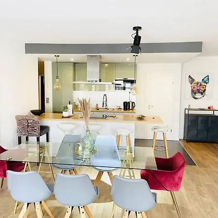 Luxury 2 Bedrooms With Parking&balcony-22 Apartment *